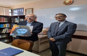 The Ambassador of India, H.E. Mr. P. K. Ashokbabu visited the Center for African and Asian Studies on Thursday, 13 June 2024 in the company of Dr. Norbert Molina, Director of CEAA and Prof. Hernan Lucena, Coordinator of the India 21st Century Open Chair. 